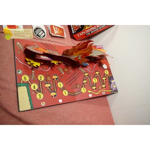 Exploding Kittens: The Board Game - Picture 6 of 8